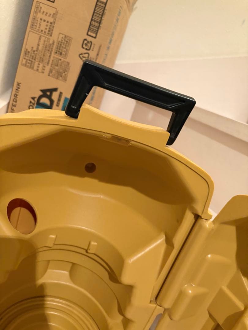 海*様 Coleman キャリーケース イエロー　クラムシェル19826月　角ハ