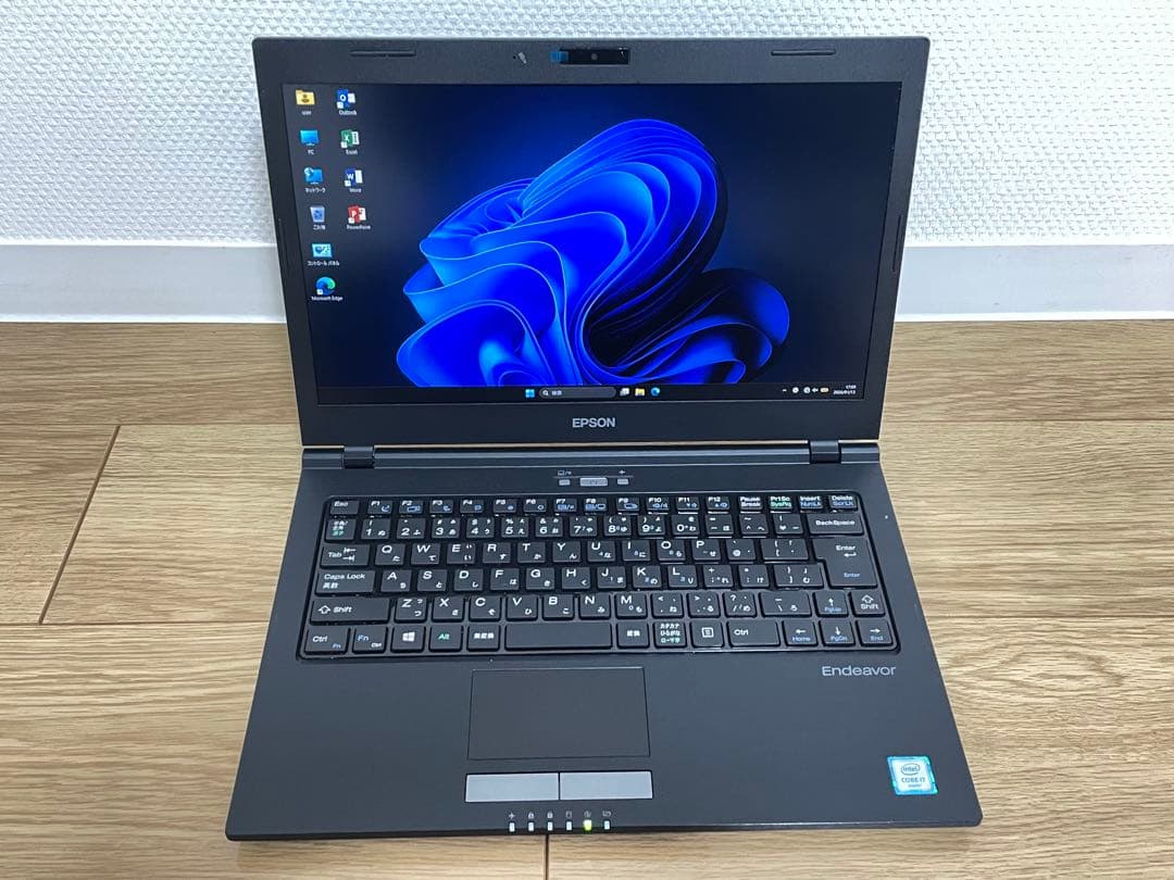 【美品】EPSON Endeavor FHD i7-6500U 16GB SSD