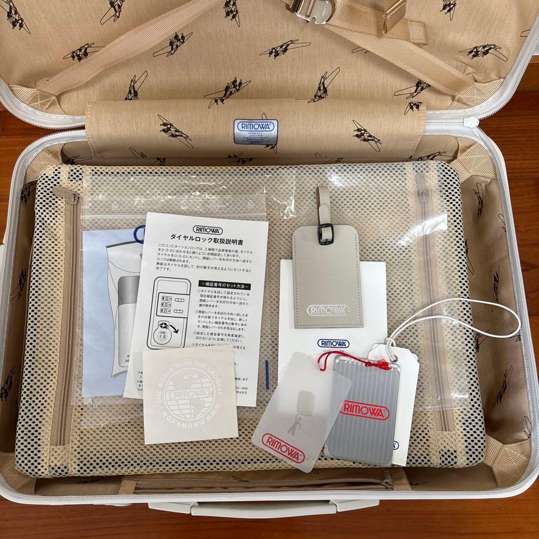 美品ユナイテッドアローズ別注「リモワ サルサ ECRU」機内持込ok