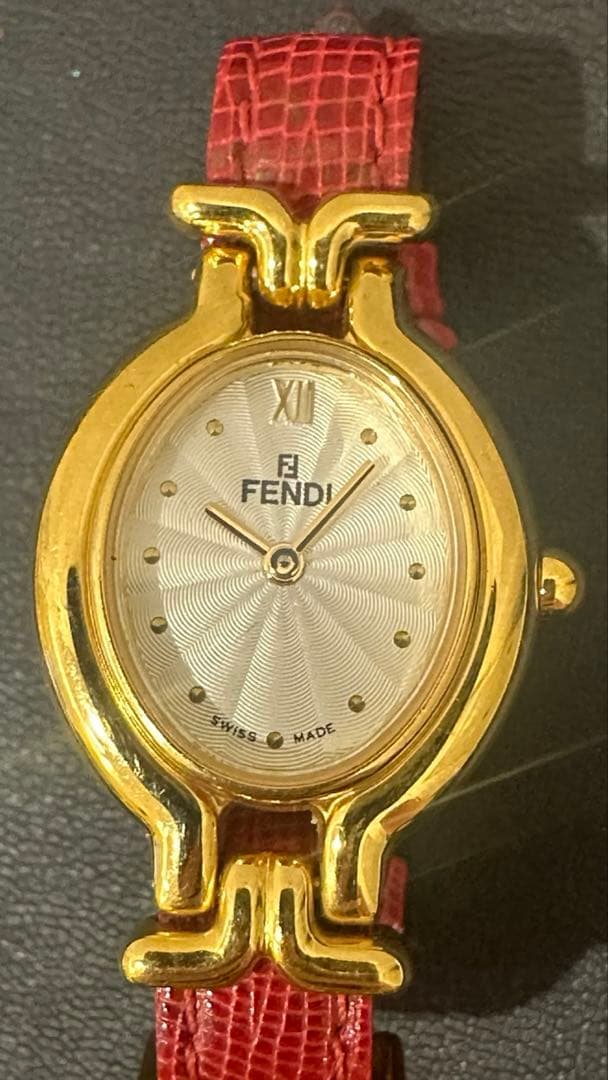 FENDI ゴールドレッドレザーバンド腕時計