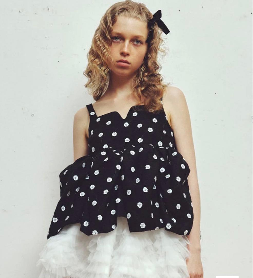 新品タグ付き　Bibiy. BIANCA BLOSSOM TOP