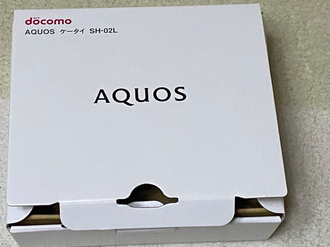ドコモAQUOS ケータイ SH-02L ブラック 本体　箱卓上ホルダ付き