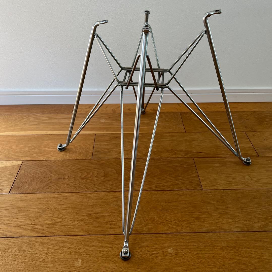 モダニカ　イームズ アームシェルチェア