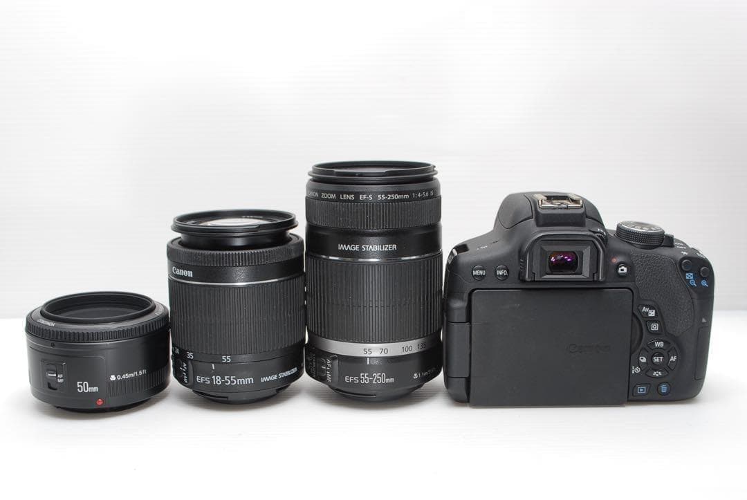 ⭐︎Canon kiss X8i ⭐︎美品 トリプルレンズ 連写&シャッタ速度