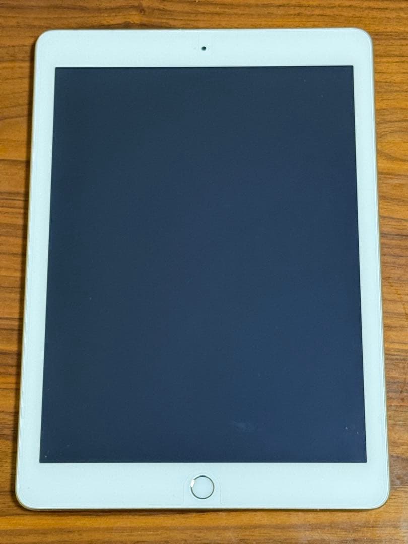 Apple iPad （第5世代）128GB 本体