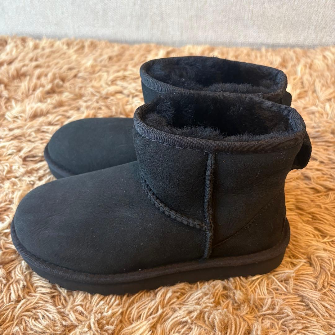 【未使用】UGG アグ ムートンブーツ レディース レザー 22cm ブラック