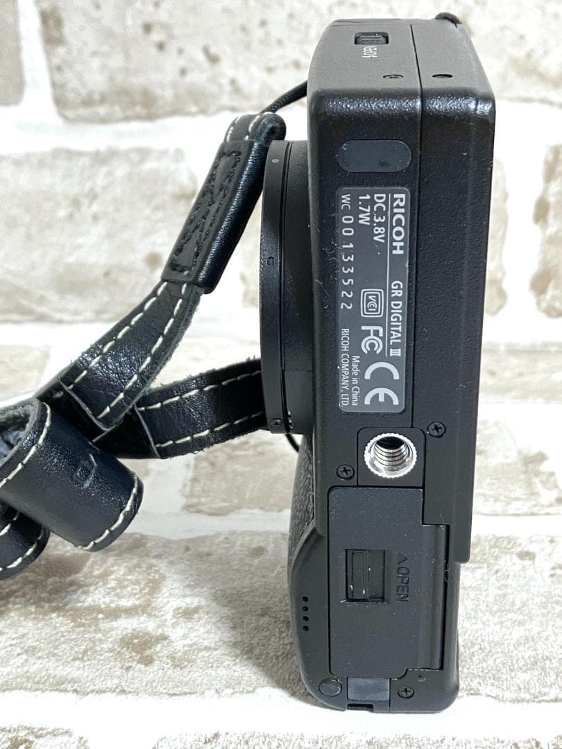 【24時間以内/匿名配送】中古 リコー デジタル3 デジタルカメラ ブラック