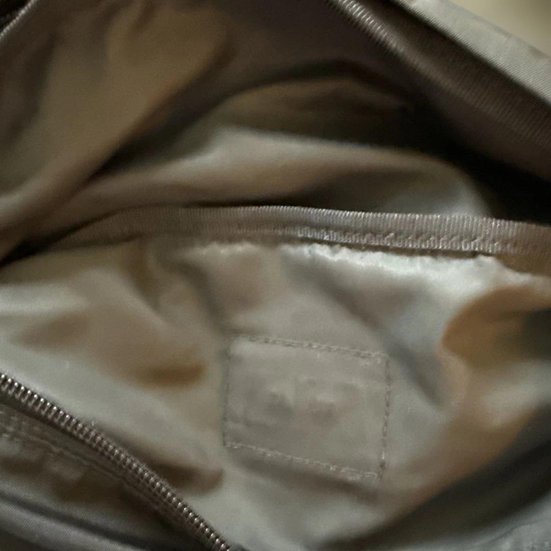 美品　正規品　PRADA ボディバッグ ブラック