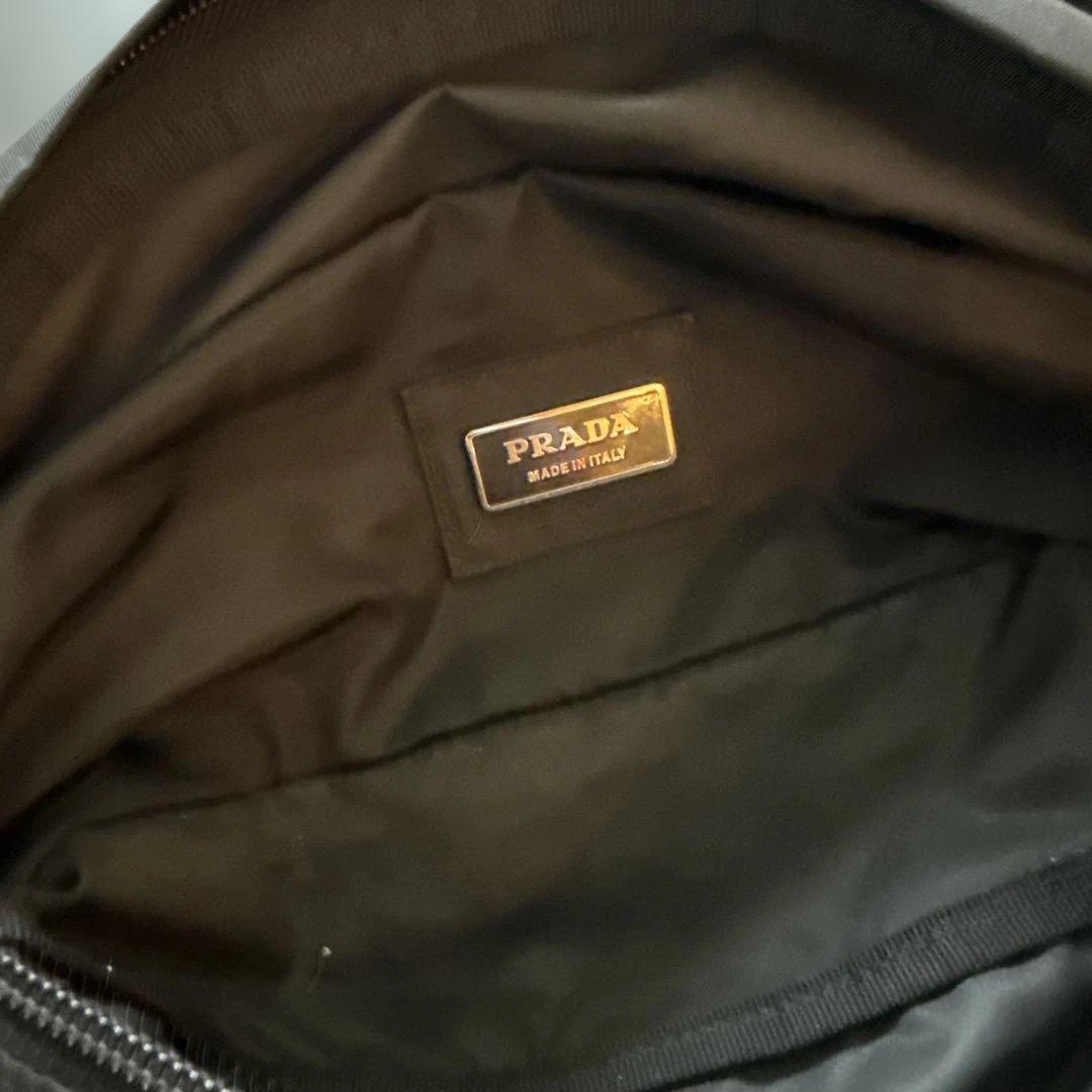 美品　正規品　PRADA ボディバッグ ブラック