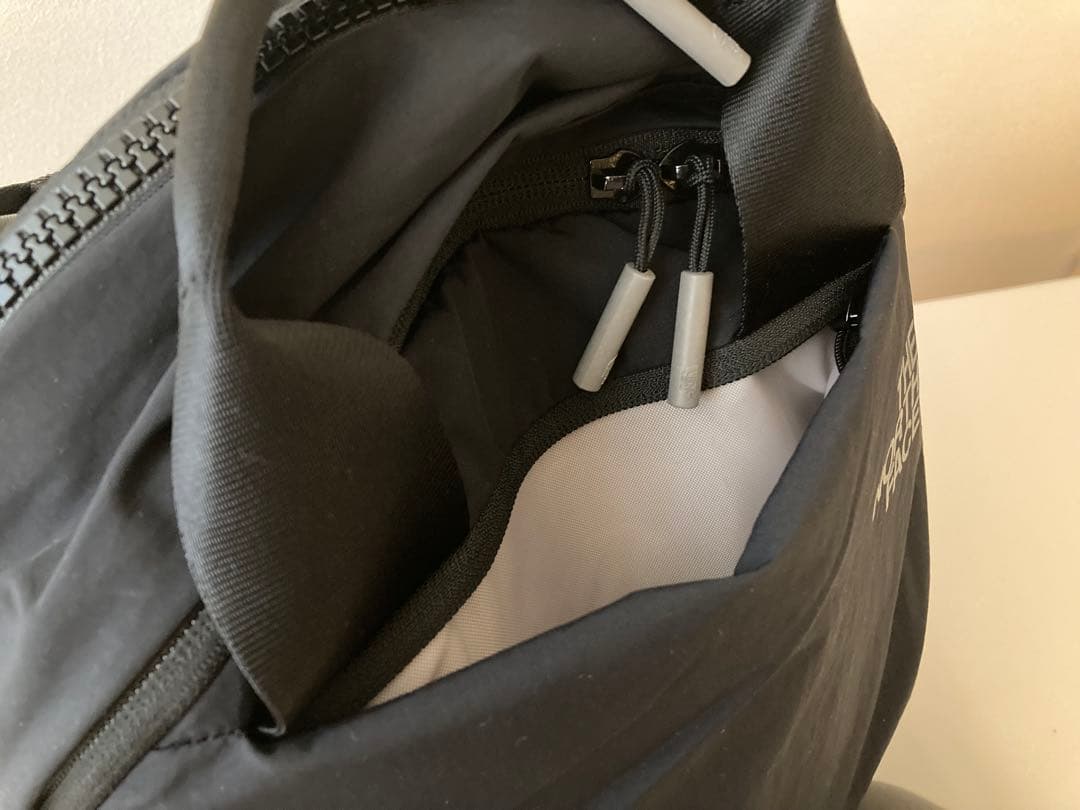 使用僅か超美品☆THE NORTH FACE ネバーストップデイパック18L