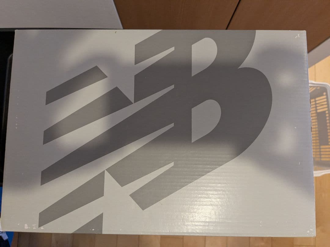 美品　ニューバランス990V4 Grey Silver