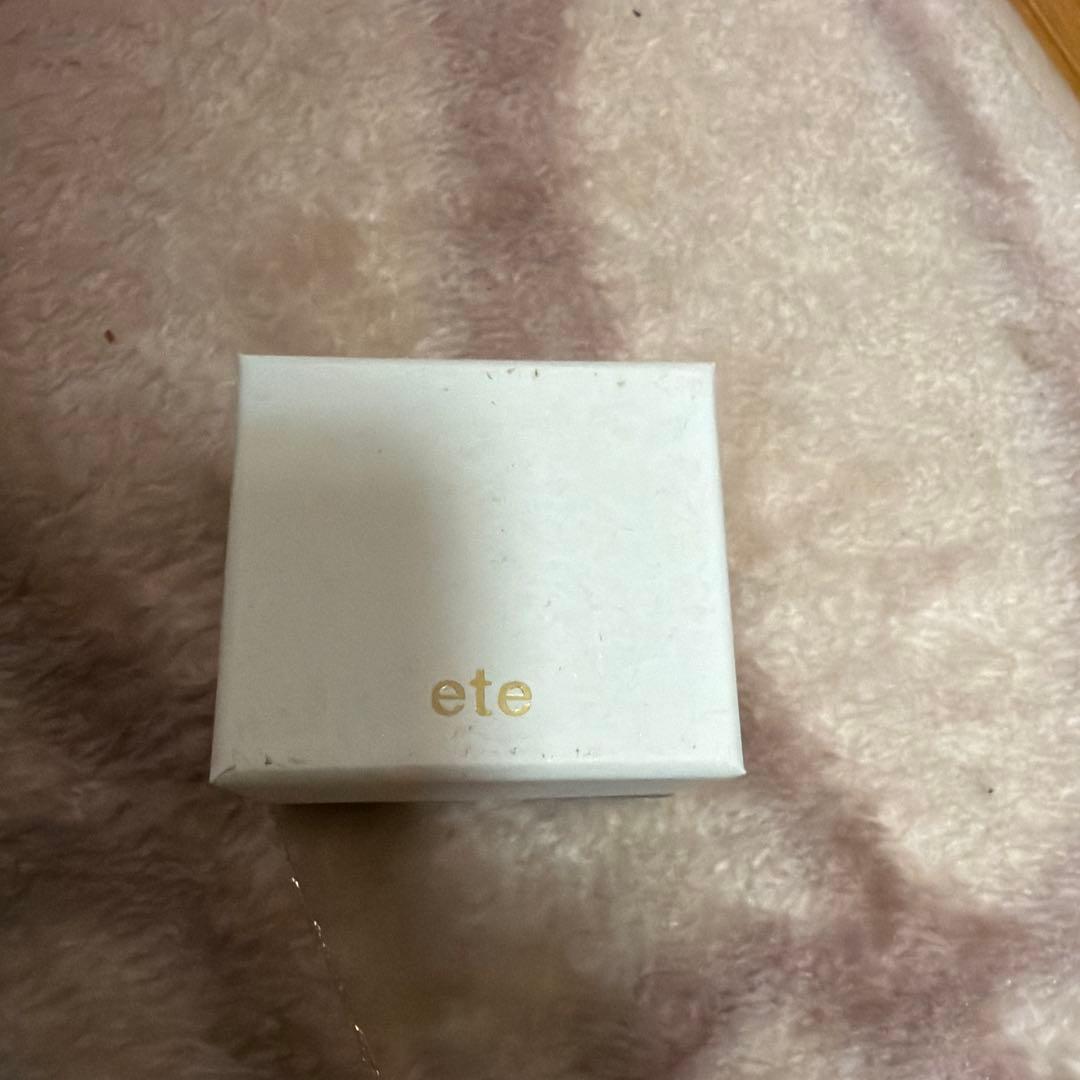 ete ホースシュー型ネックレス