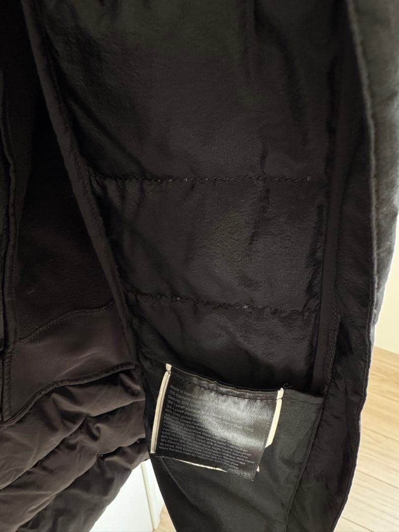 【美品】LULULEMON ルルレモンフード付きブラックジャケット