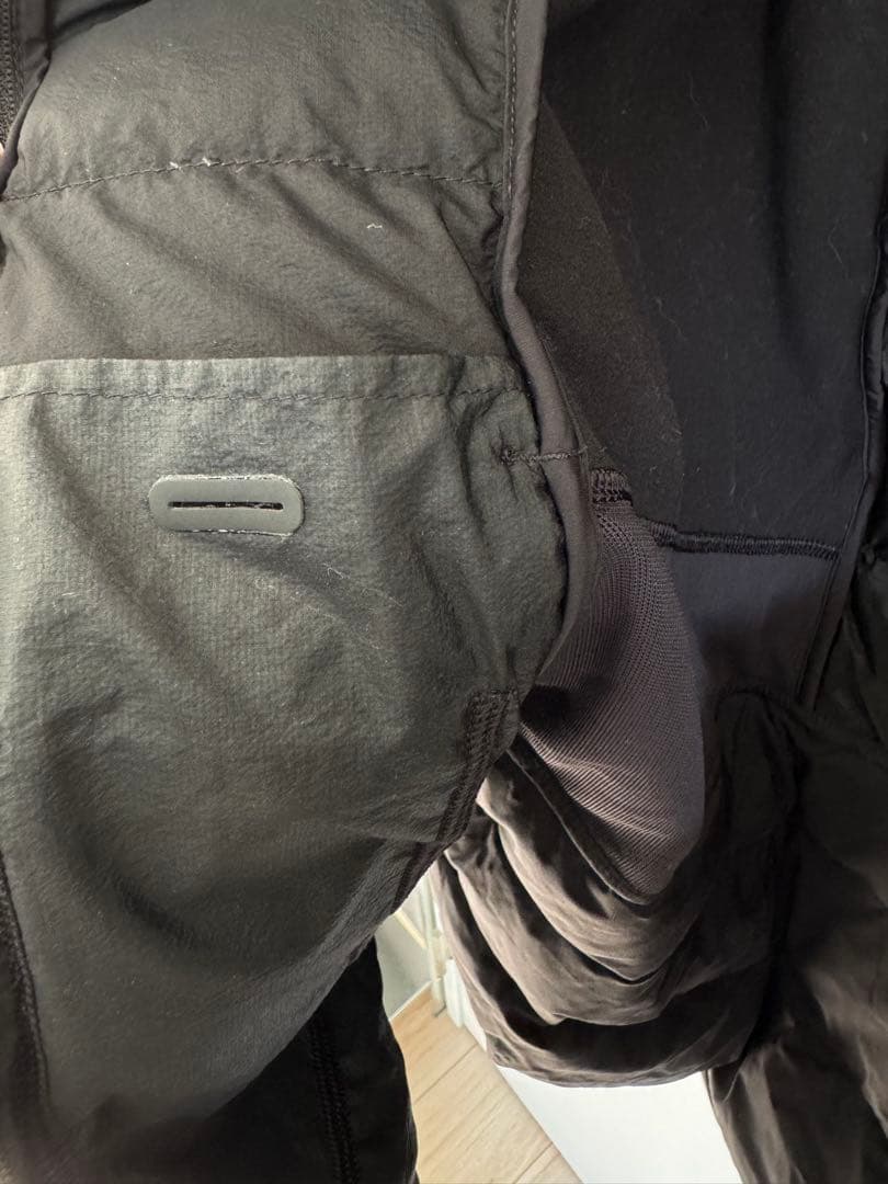 【美品】LULULEMON ルルレモンフード付きブラックジャケット