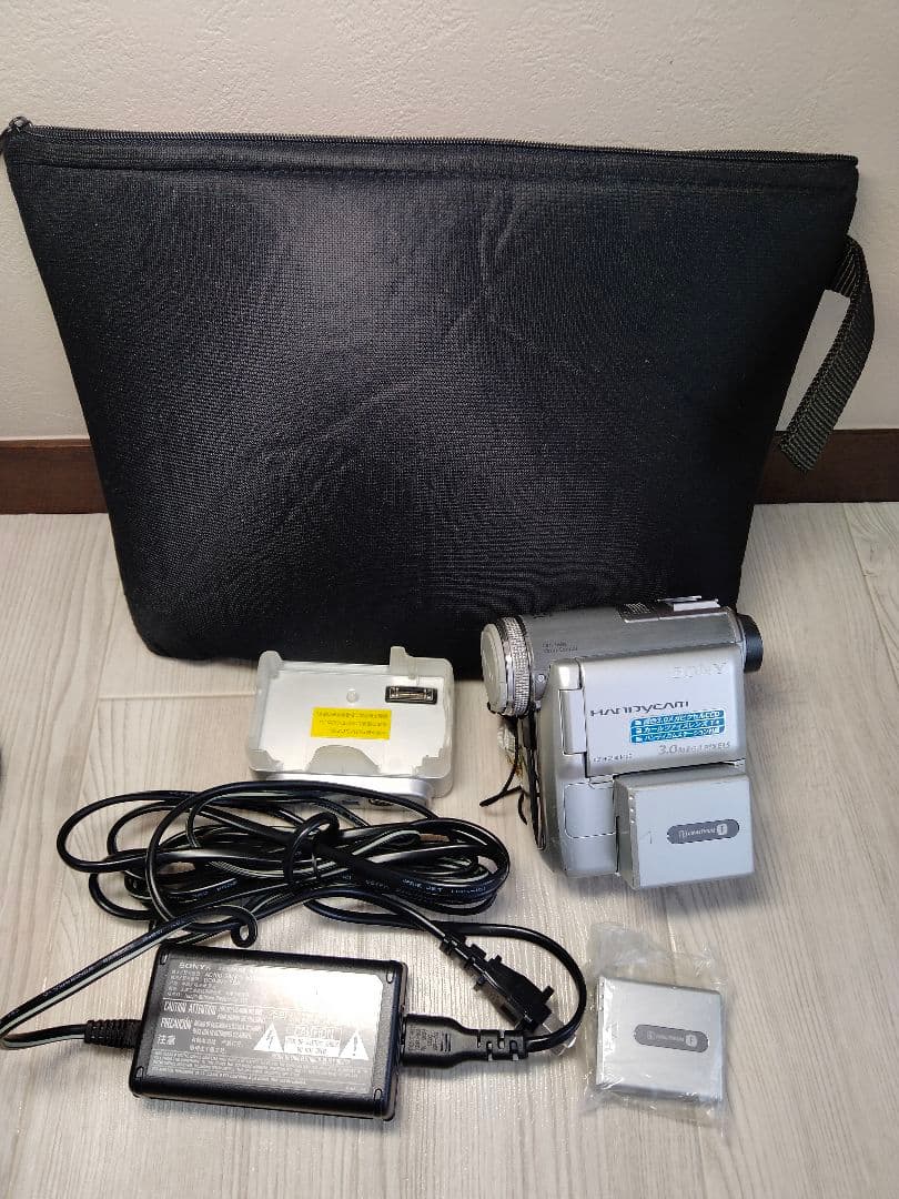 美品　ソニーSONY HANDYCAM DCR-PC350