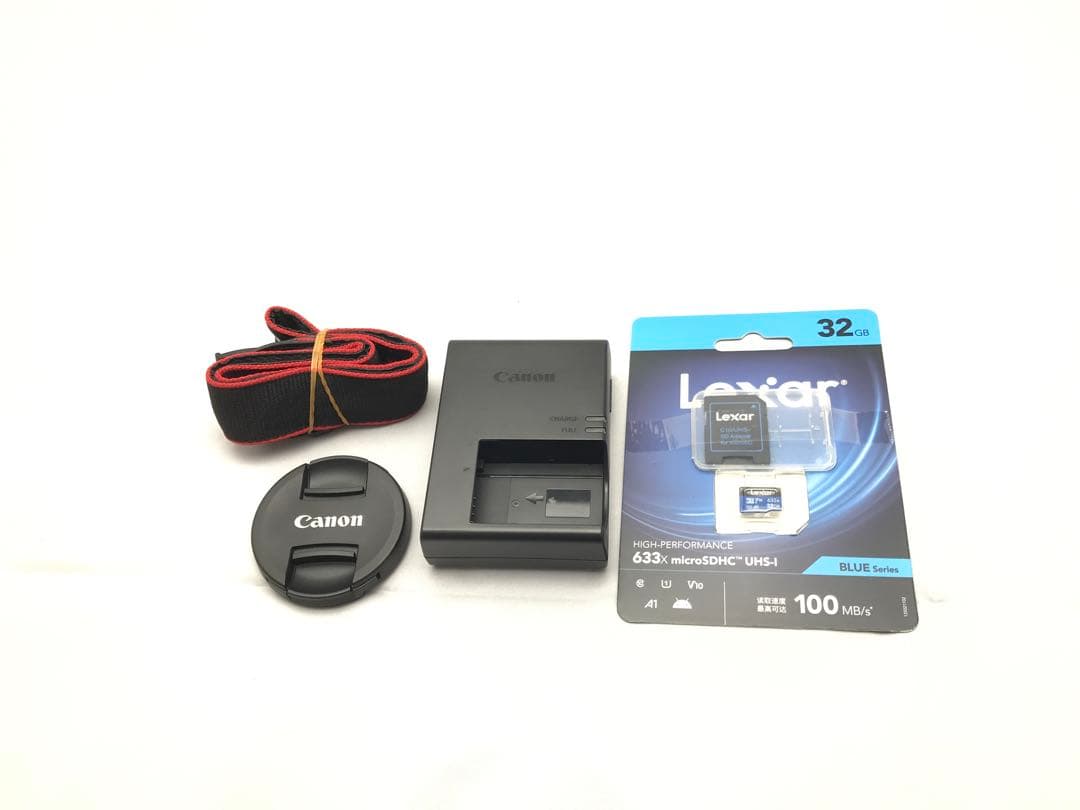 ショット数極小！！Canon kiss X8i ダブルズームレンズキット♪