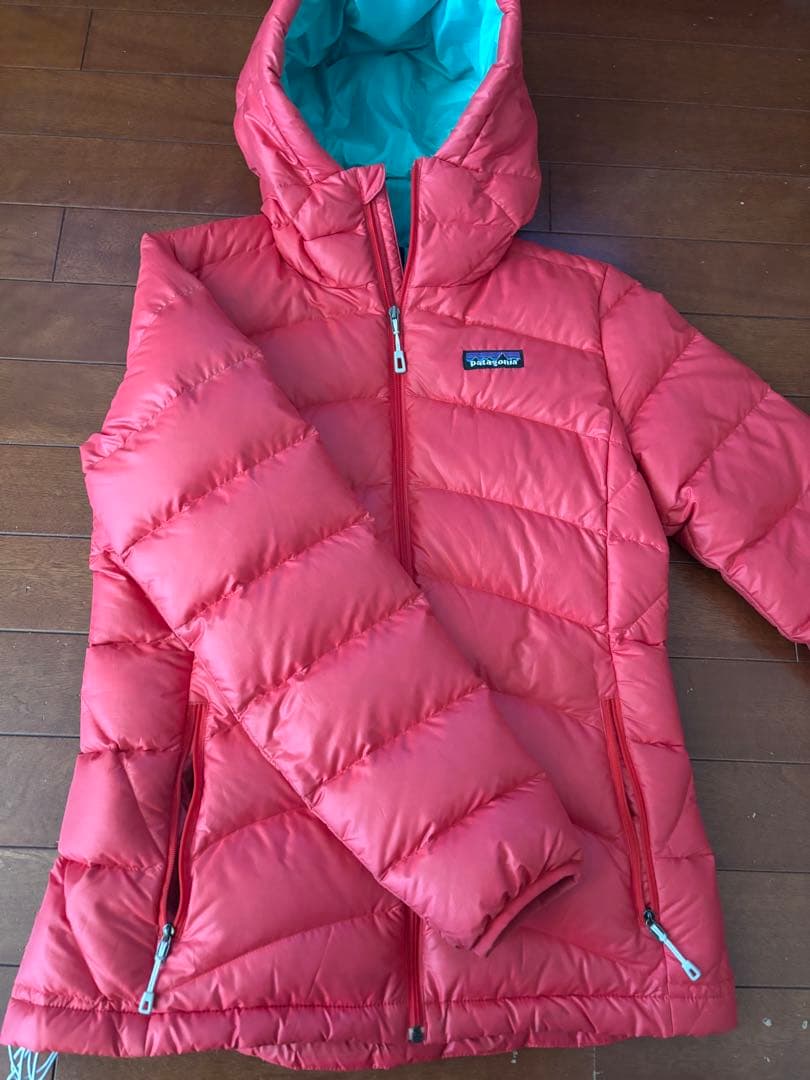 patagonia ハイロフトダウン　XSサイズ　中古美品