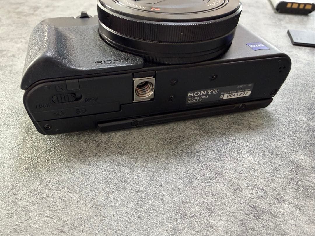 Sony RX100 III コンパクトデジタルカメラ