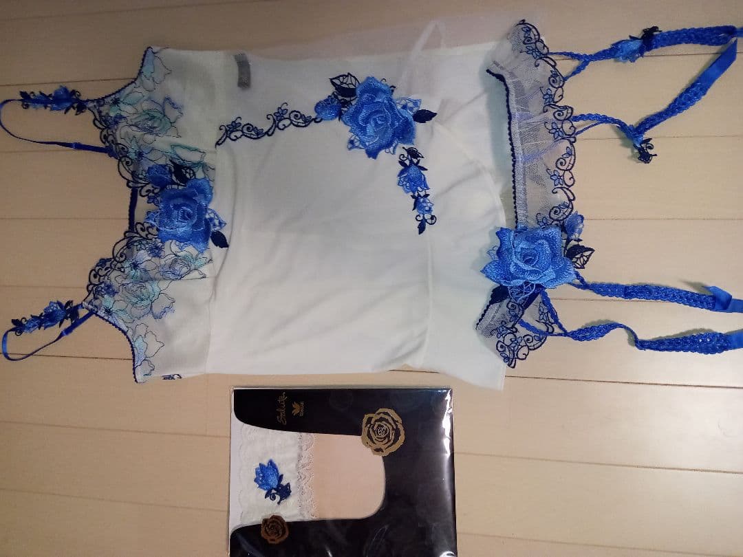 ワコール サルートモネ 52g キャミソール ガーター ストッキング Mサイズ