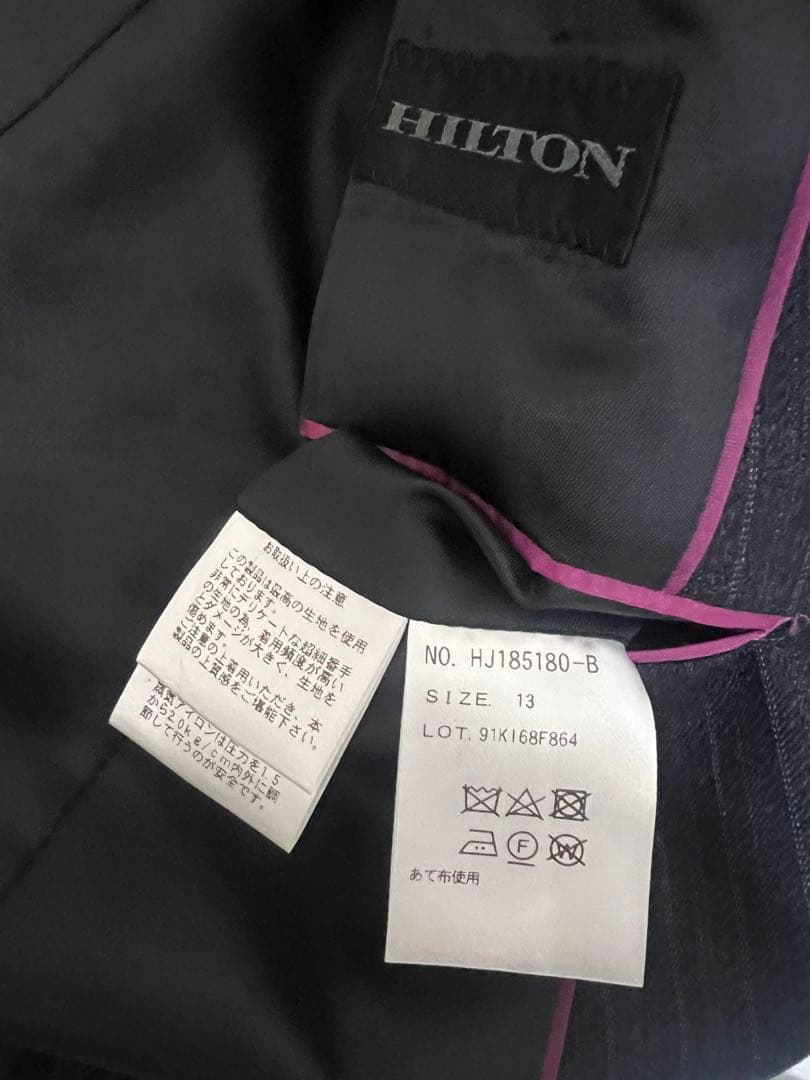 HILTON 青山　ストライプスーツ