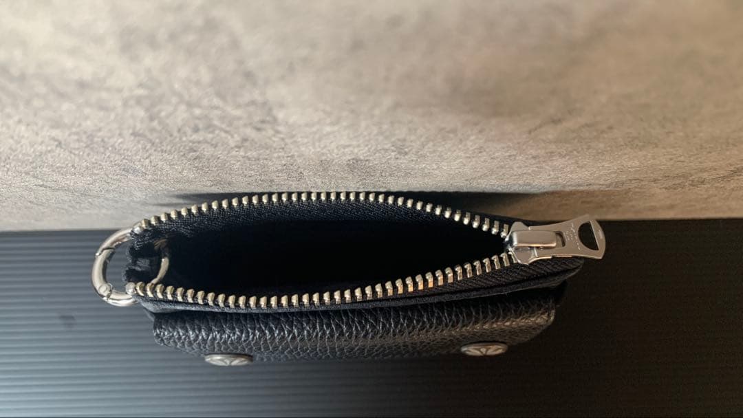 即完売商品 LOMEI Zipper Compact Wallet、ブラック