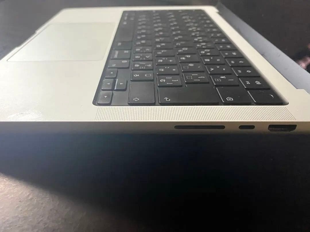 ￼MacBook Pro M1 MAX 14インチ32コア 64g 4tb