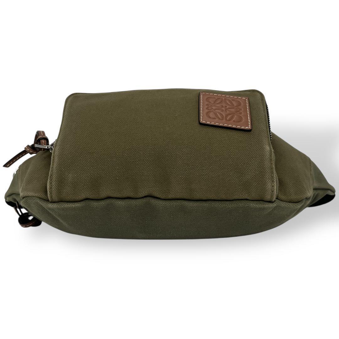 ロエベ バムバッグ　ボディバッグ　ショルダーバッグ　アナグラム　キャンバス