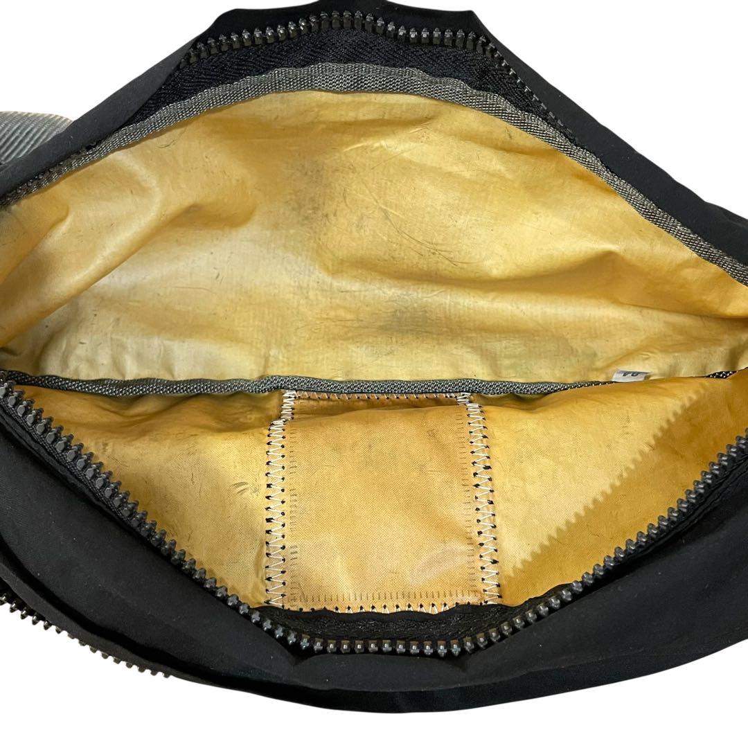 プラダスポーツ　ウエストポーチ　4VA107 ナイロン　黒　ロゴプレート