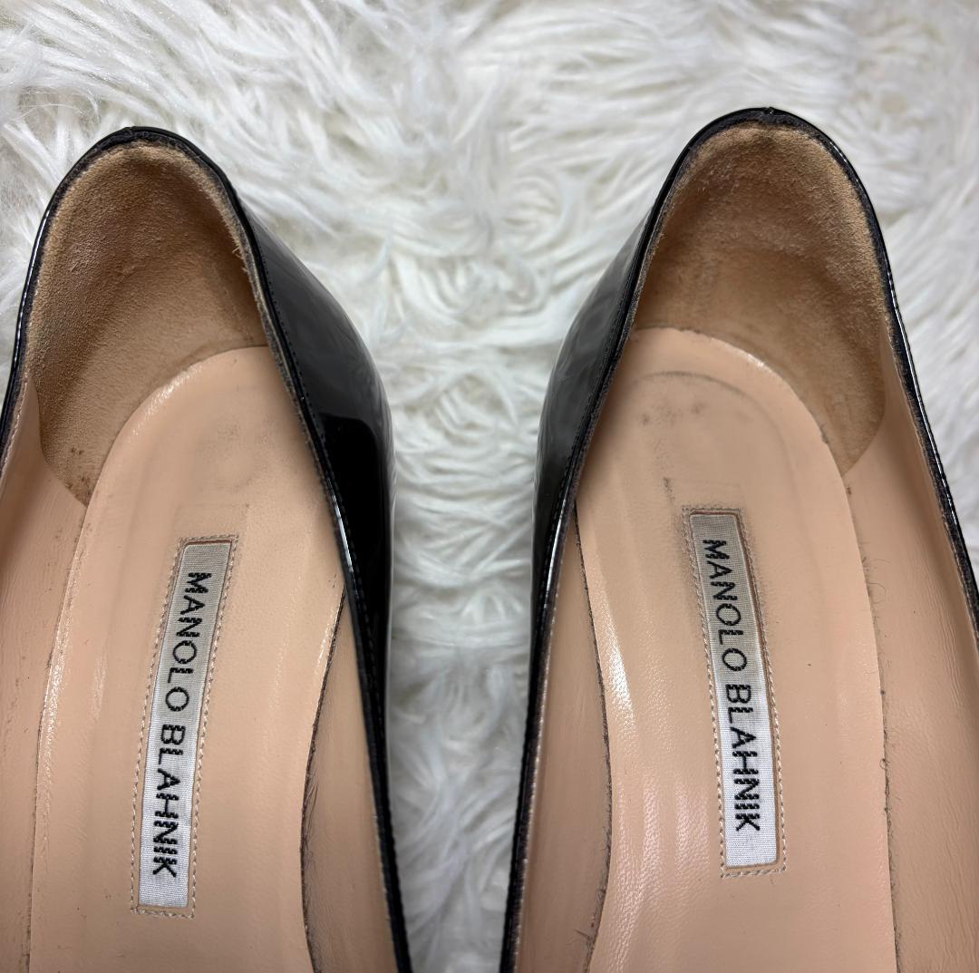 マノロ・ブラニク ポインテッドトゥ パンプス エナメル 黒 23.5㎝