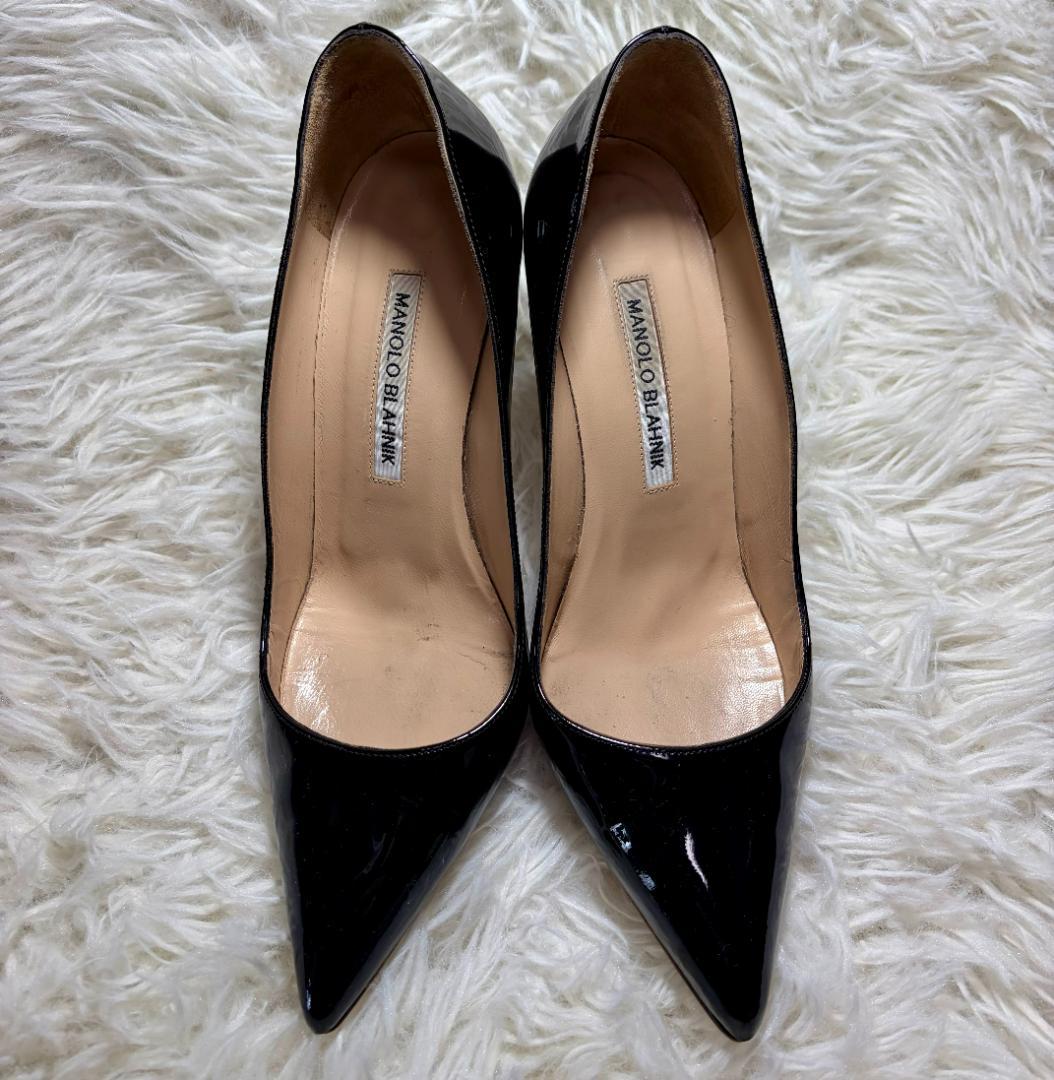 マノロ・ブラニク ポインテッドトゥ パンプス エナメル 黒 23.5㎝