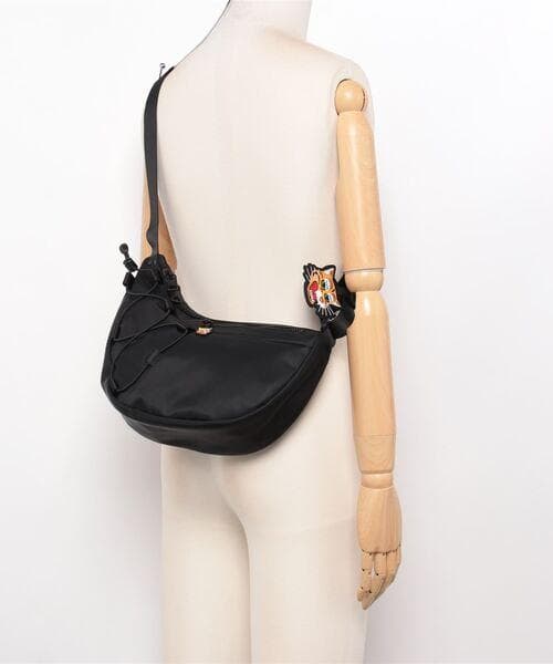 オニツカタイガー スモールメッセンジャーバッグ　新品　未開封　ブラック