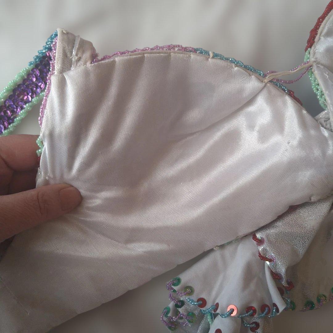 【ラプンツェル様】ベリーダンス衣装　中古　セット　白地に赤、青　多色ビーズ刺繍