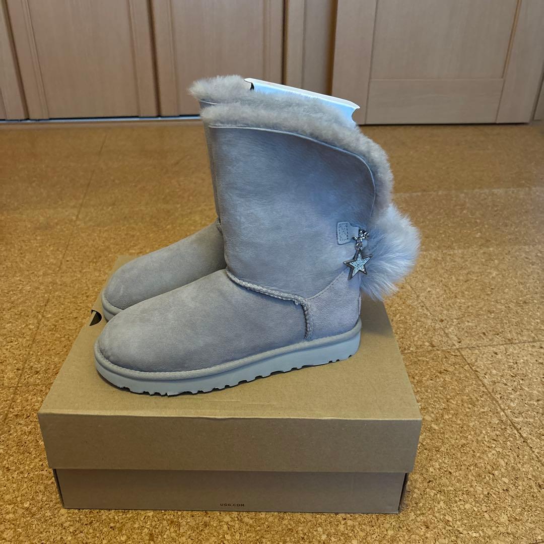 UGG ブーツ classic charm BOOT