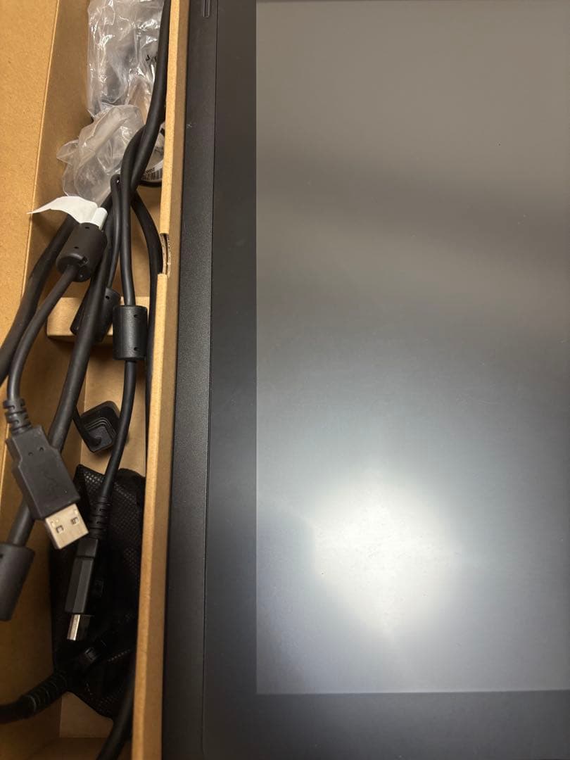 ワコム 液タブ 液晶ペンタブレット Wacom Cintiq 16 FHD