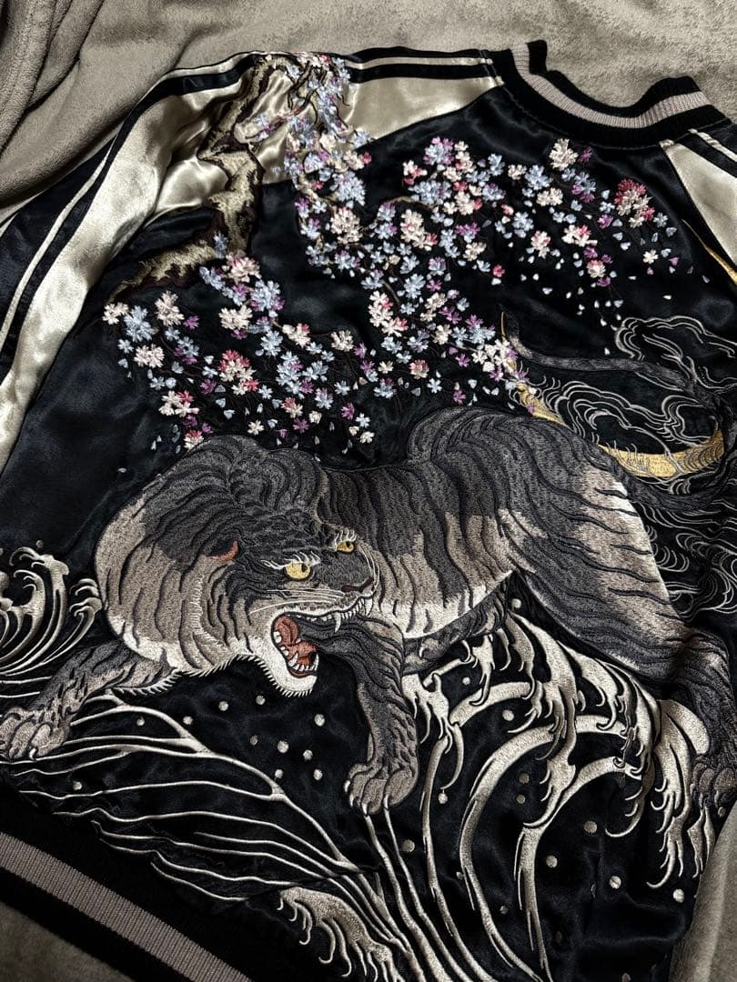 未使用近 SATORI２面用 虎 桜 日本限定 スカジャン レーヨン 美品