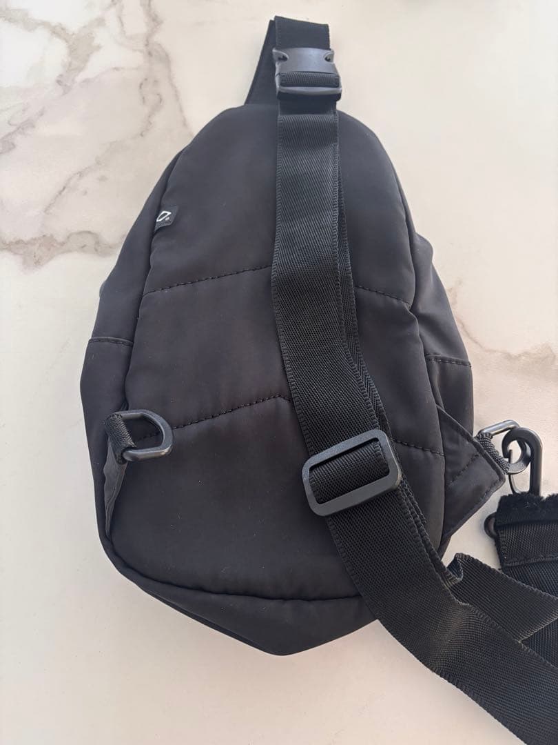 MSCHF ショルダーバッグ ボディバッグ スリングバッグ