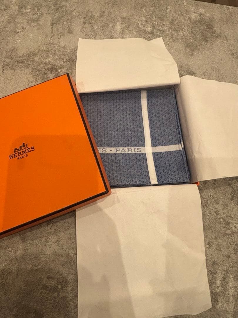 HERMES ハンカチ　タグ付き
