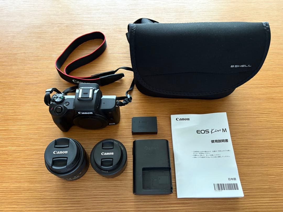 【美品】Canon EOS Kiss M ミラーレス一眼 本体とレンズ2本