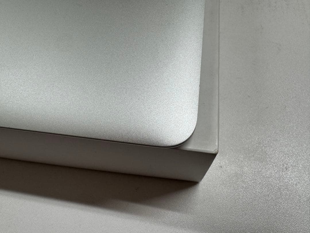 MacBook Air 13インチ　本体 充電器付き