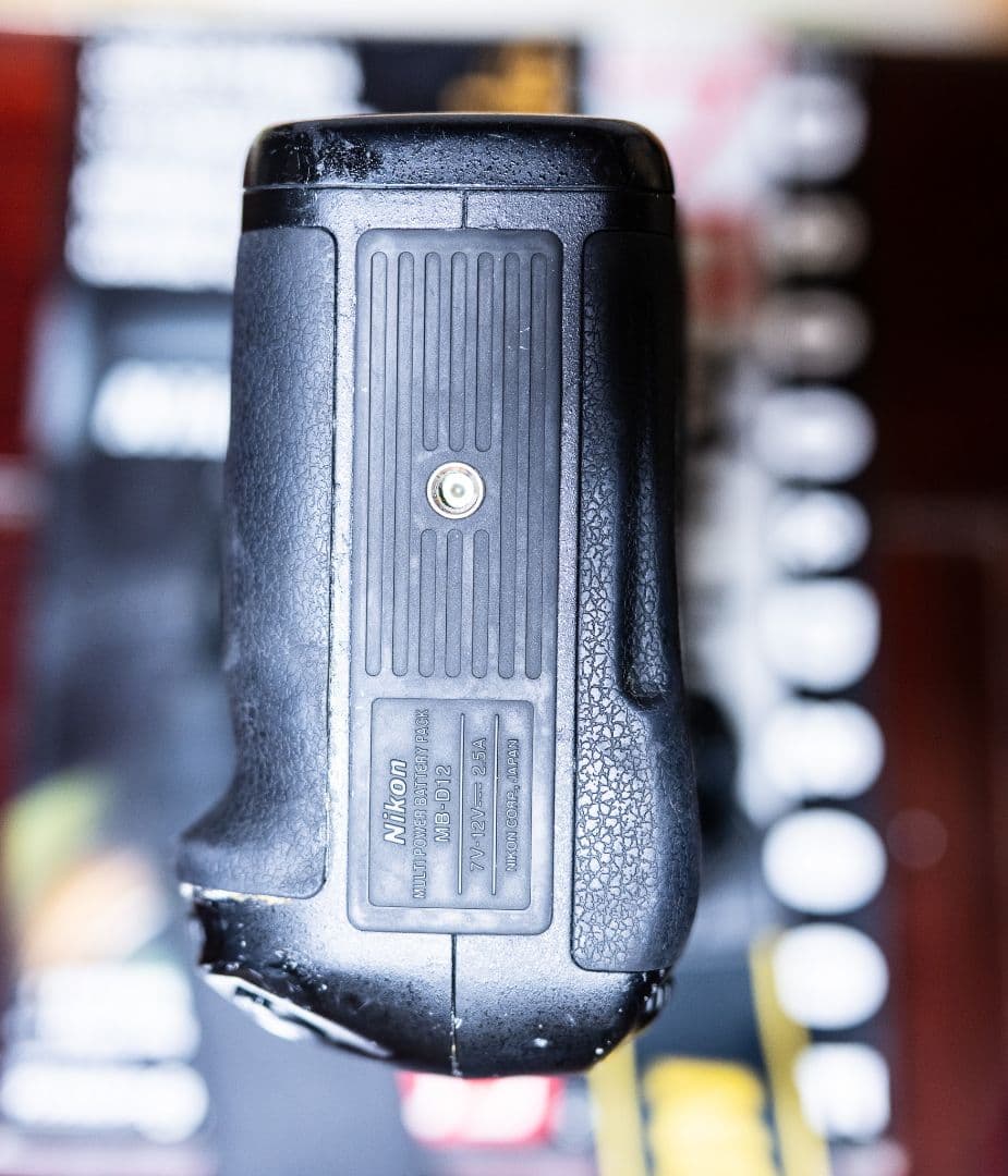 D800バッテリーグリップ付きシャッター回数11万回程CFカード16GB×2