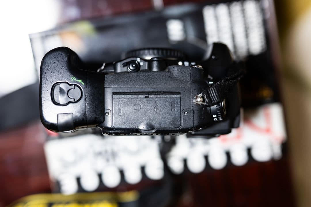 D800バッテリーグリップ付きシャッター回数11万回程CFカード16GB×2