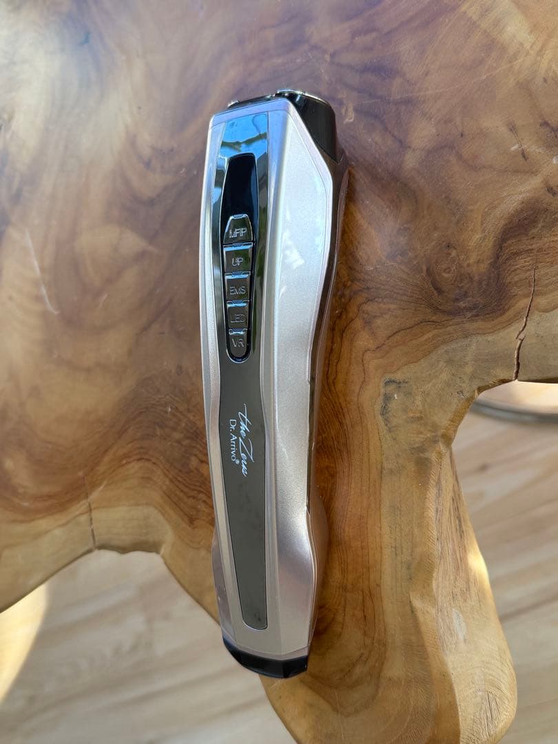 Dr. Arivo 美顔器 ARTISTIC & CO.