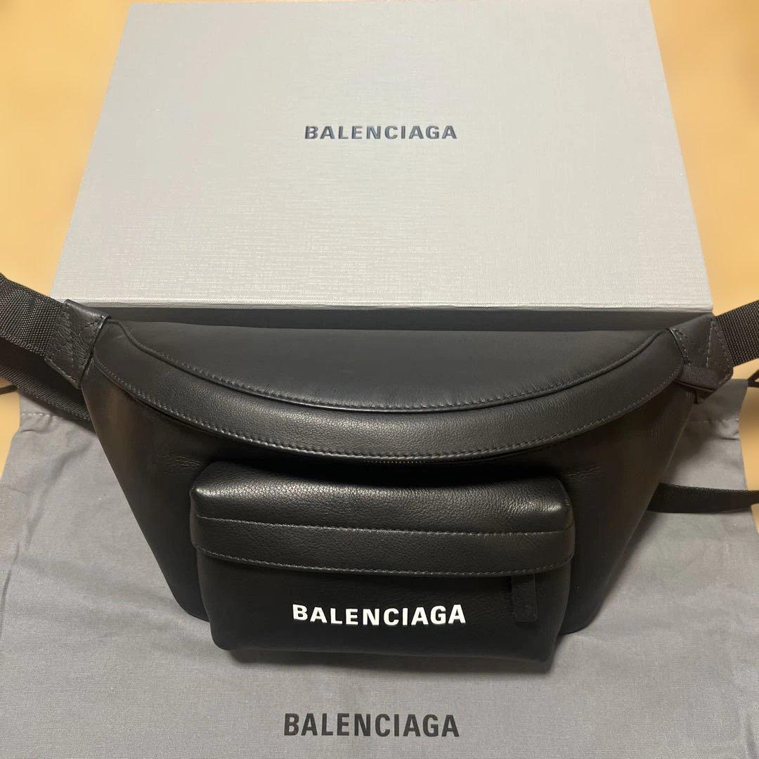 再値下げ！BALENCIAGA エブリデイ　ボディバッグ