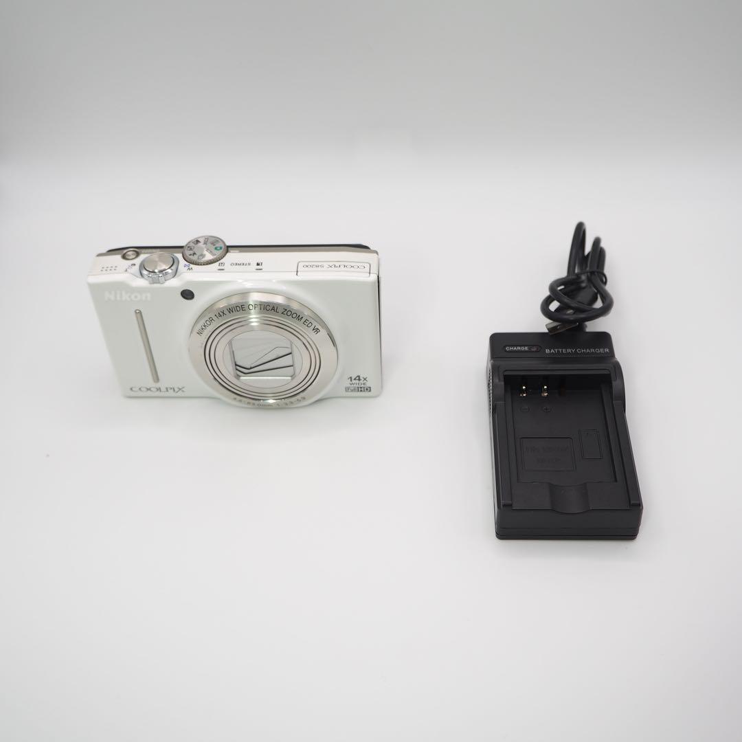 NikonCOOLPIX S8200 ホワイト