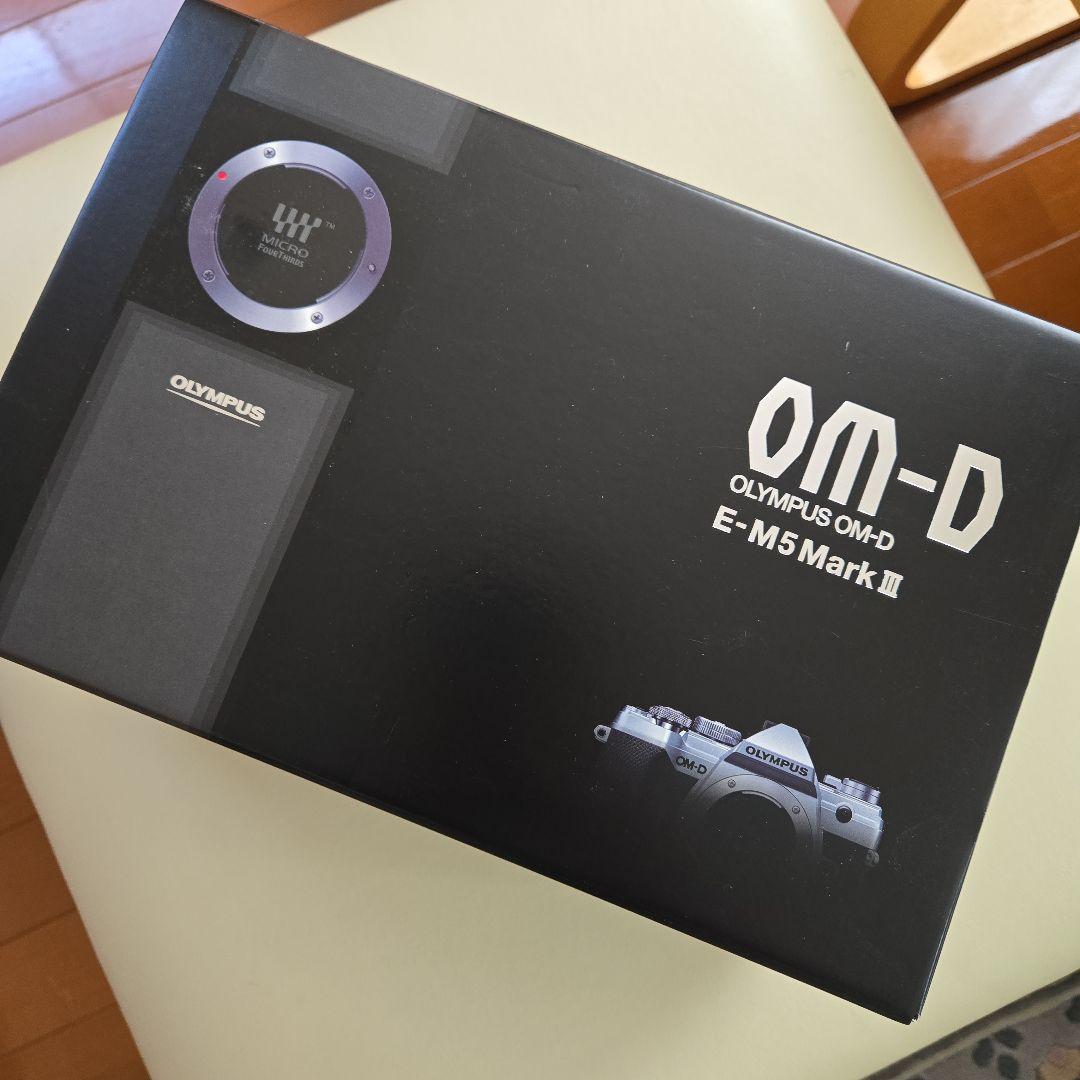 【美品】第3世代E-M5 Mark III ボディー※バッテリー３個他おまけ付
