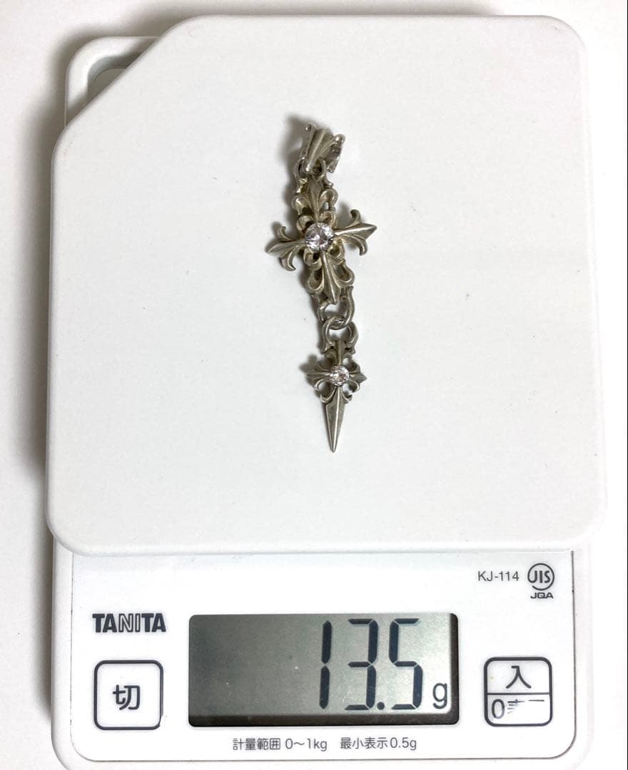 シルバーネックレス クロスチャーム ペンダントトップ ゴシック風クリスタル付き
