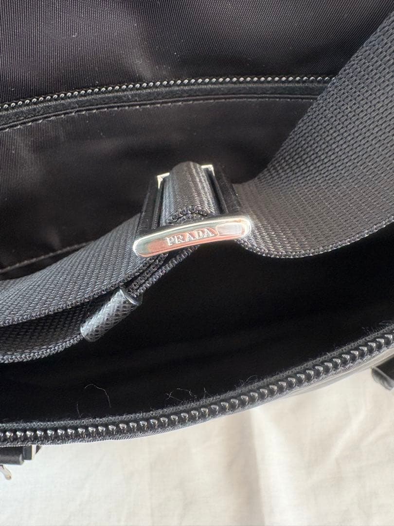 PRADAナイロンメッセンジャーバッグ　ショルダーバッグ