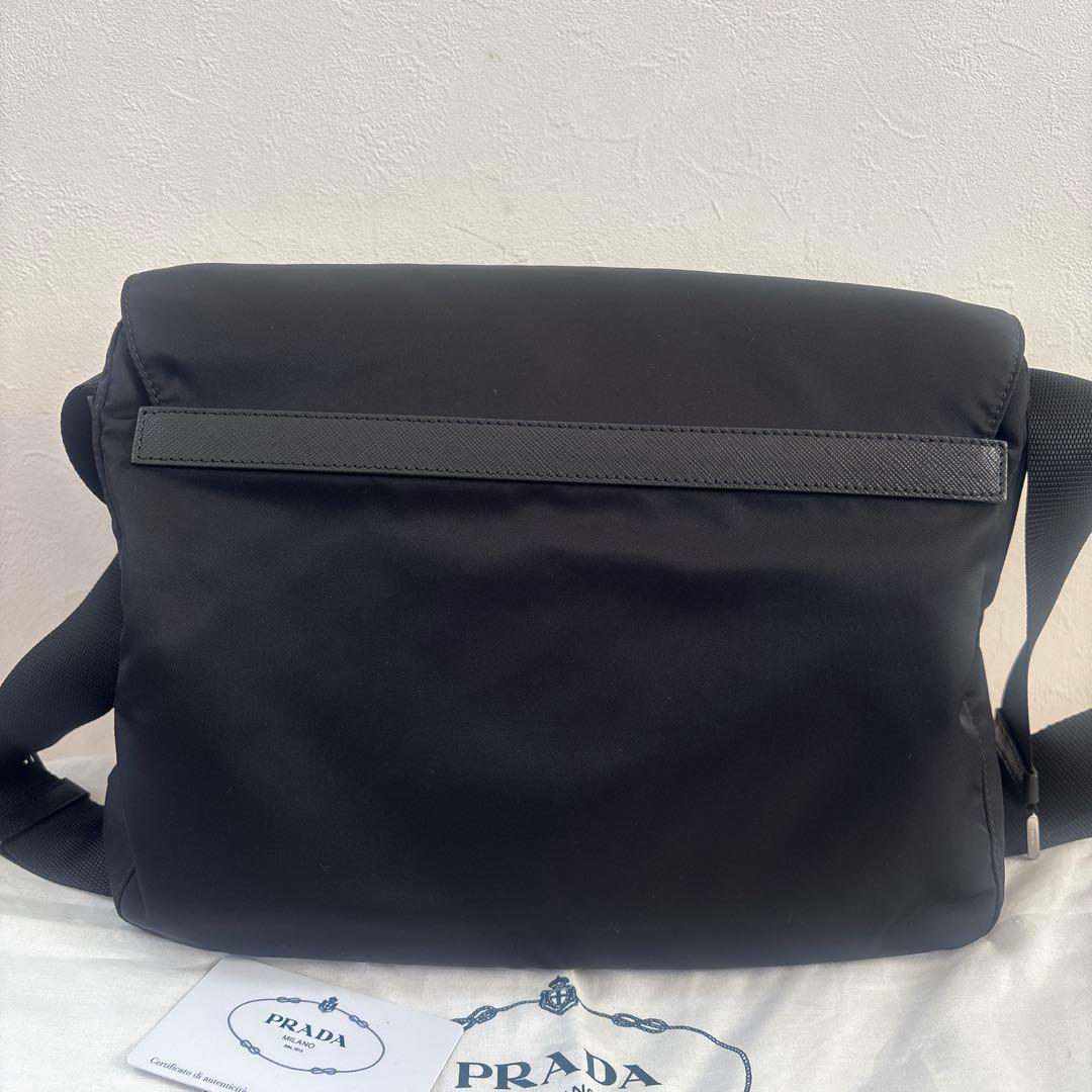 PRADAナイロンメッセンジャーバッグ　ショルダーバッグ