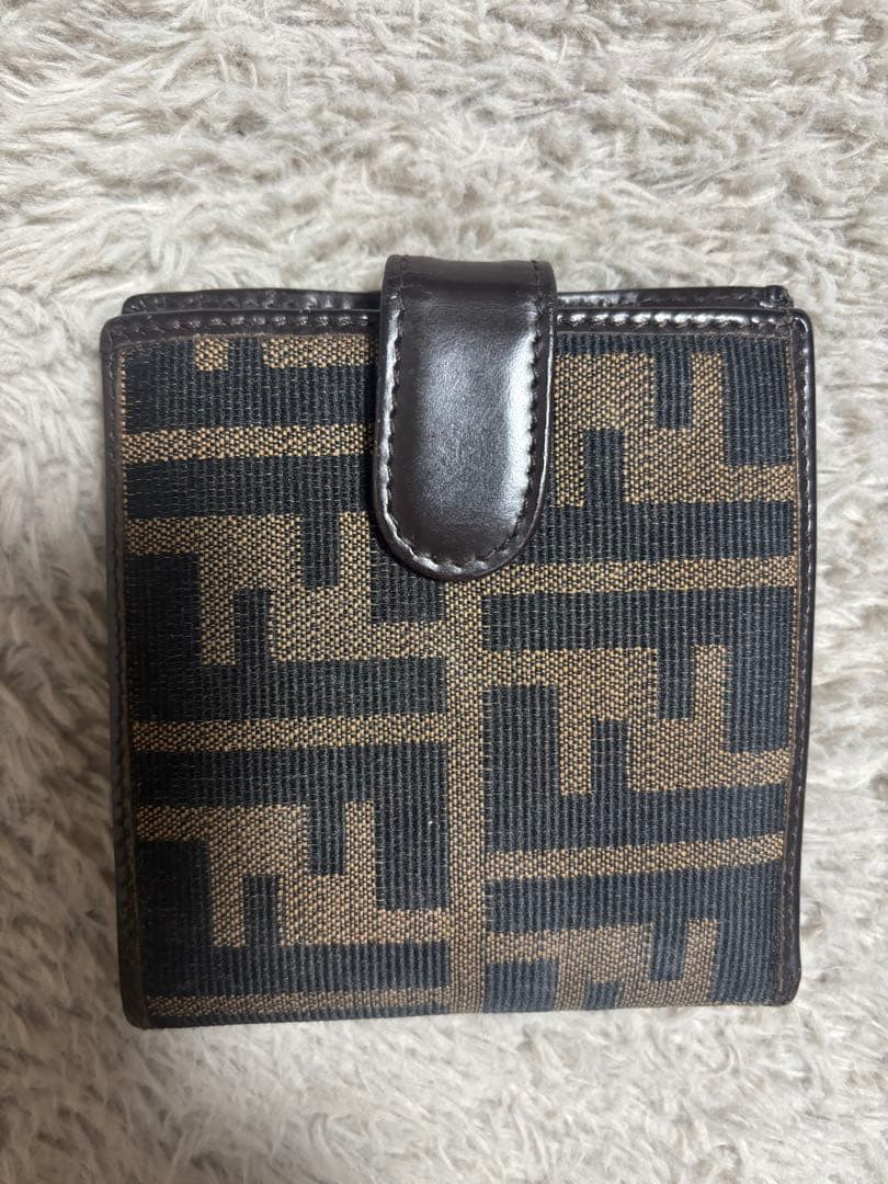 FENDI二つ折り財布