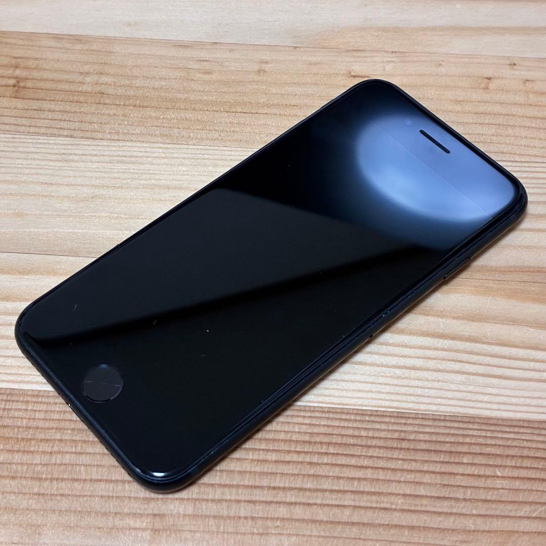 s*7様 バッテリー新品　iPhoneSE第3世代64GB SIMフリー　美品